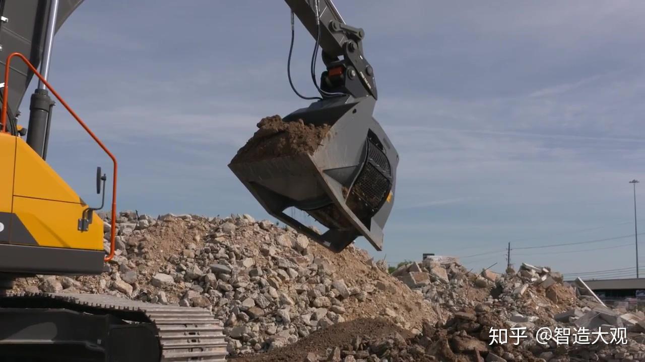 速看(挖机抓斗视频)挖掘机漏斗筛石头视频,(图1) 速看(挖机抓斗视频)挖掘机漏斗筛石头视频,(图1)