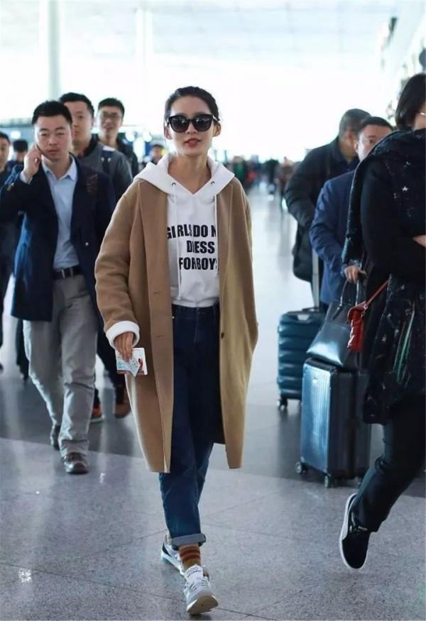 女生冬天如何搭配aj比较好看