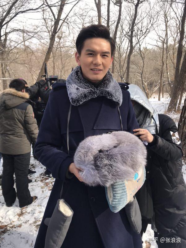 如何评价电视剧《天坑鹰猎》?