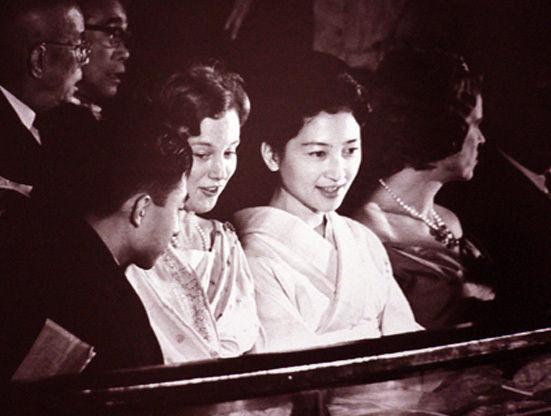 史上最美日本皇后 无双美貌换来59年囚牢般生活