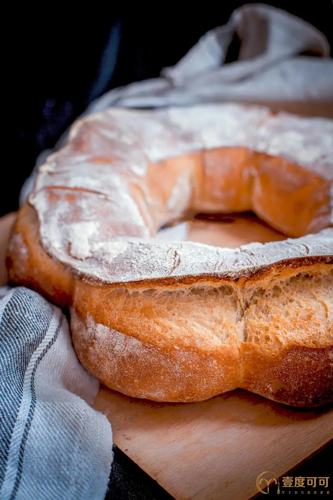 法国乡村面包波尔多皇冠一款造型精美的法式面包