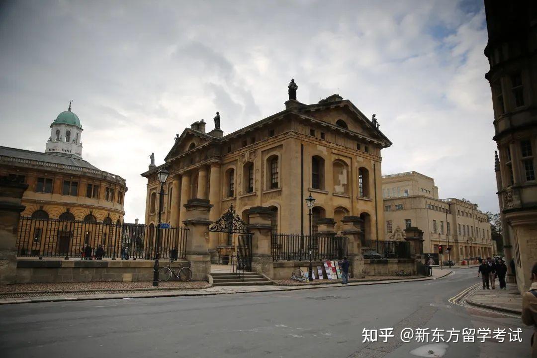 週週說名校哈利波特霍格沃茨魔法學校的餐廳原來取景自牛津大學