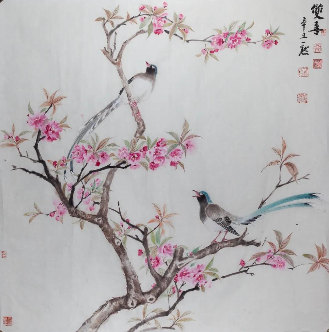 喜鹊登梅是中国传统吉祥图案之一,也是征兆吉祥的雕刻题材.