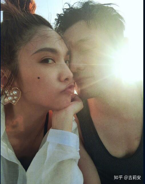 一般多少岁结婚算晚婚 v2-ca60386953a6e249f3de4c00e0fe9720_r.jpg