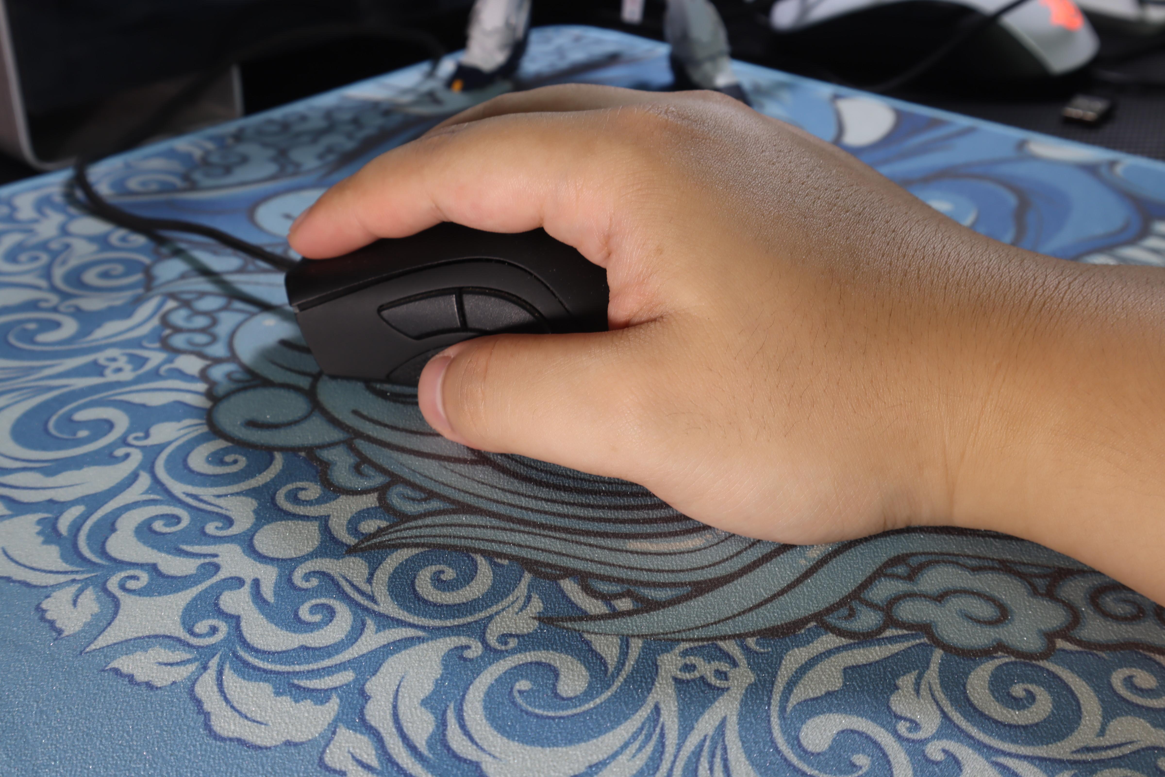 怎么选择适合自己的鼠标 v2-ca656071e51a5f83da6257708c731c98_r.jpg