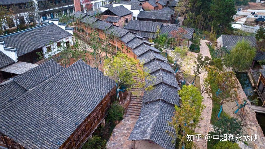 窑湖小镇位于宜兴阳羡生态旅游度假区的茗岭,致力打造融自然生态与