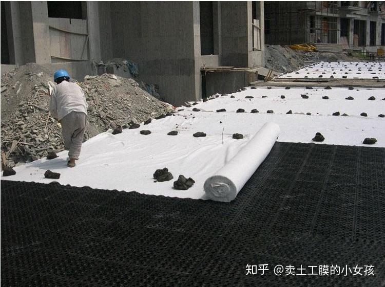 沥青路面铺设长丝土工布有什么作用呢