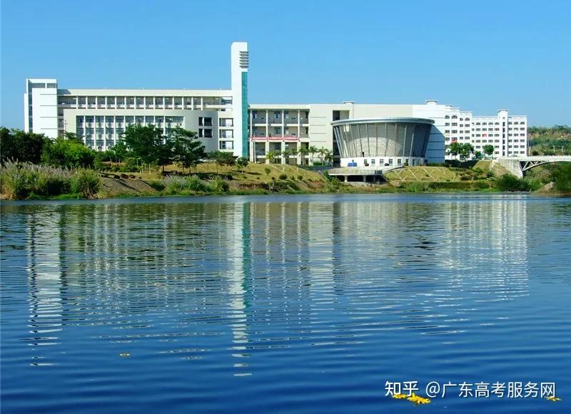 广东有5所颜值超高的海边大学,你报考上了?