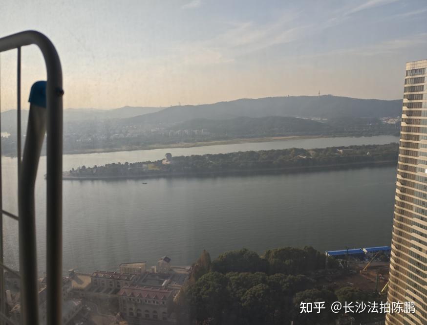 二手房600万、法拍仅370万,长沙一线江景大平层豪宅! - 知乎