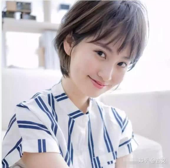 不染不烫的短发发型有哪些