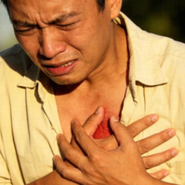 哪些情况可能导致因心源性猝死？第一时间该怎样急救？可以怎样尽早发现？