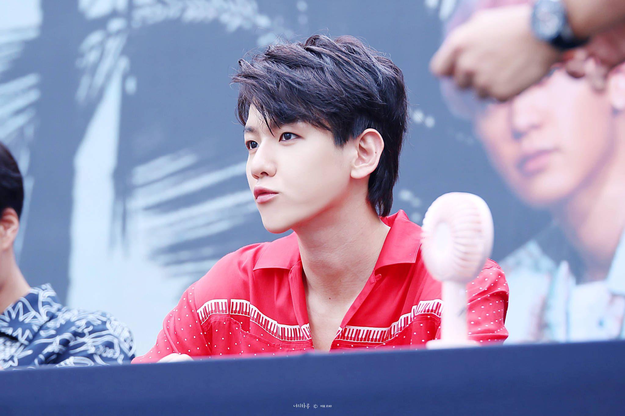 茶蛋(exo)有哪些好看的打歌服/演唱会/mv服装? - 知乎