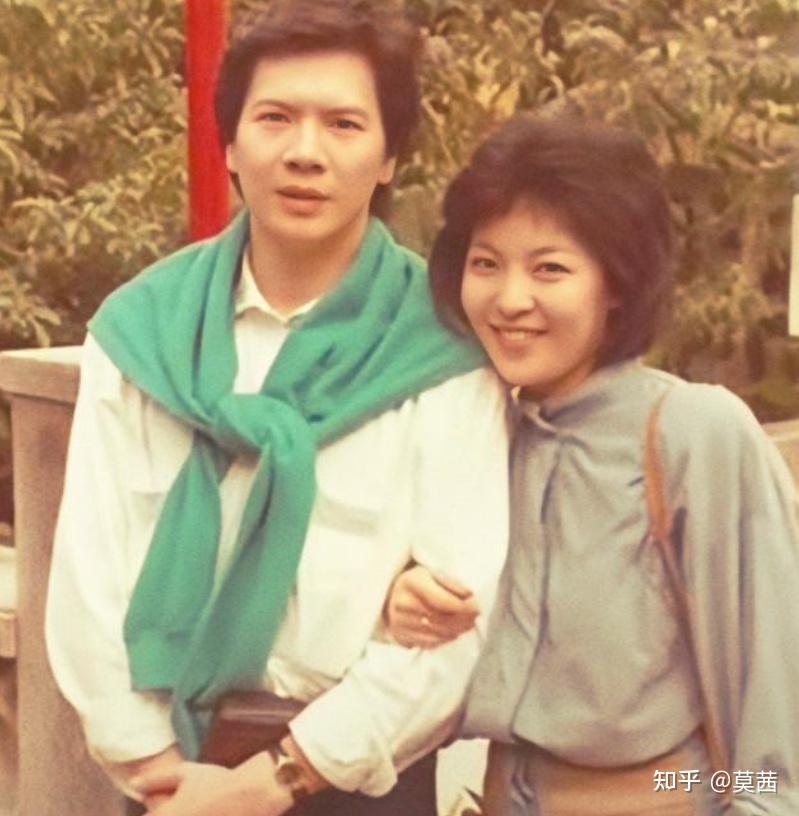 "香港女枭雄"陈岚:18岁被母亲卖进舞厅,甘做向华强背后的女人