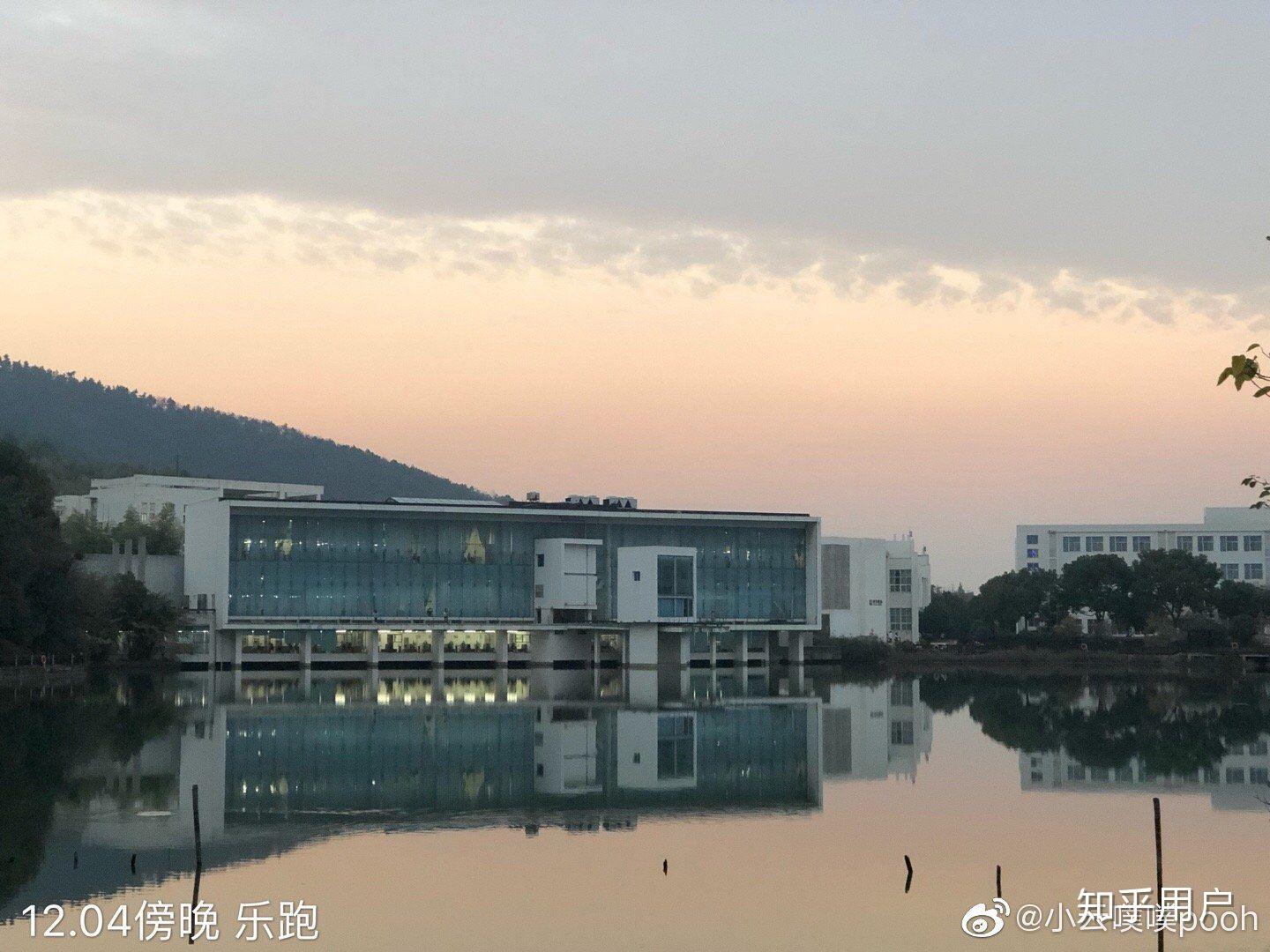 苏州大学文正学院的图书馆或教室环境如何是否适合上自习