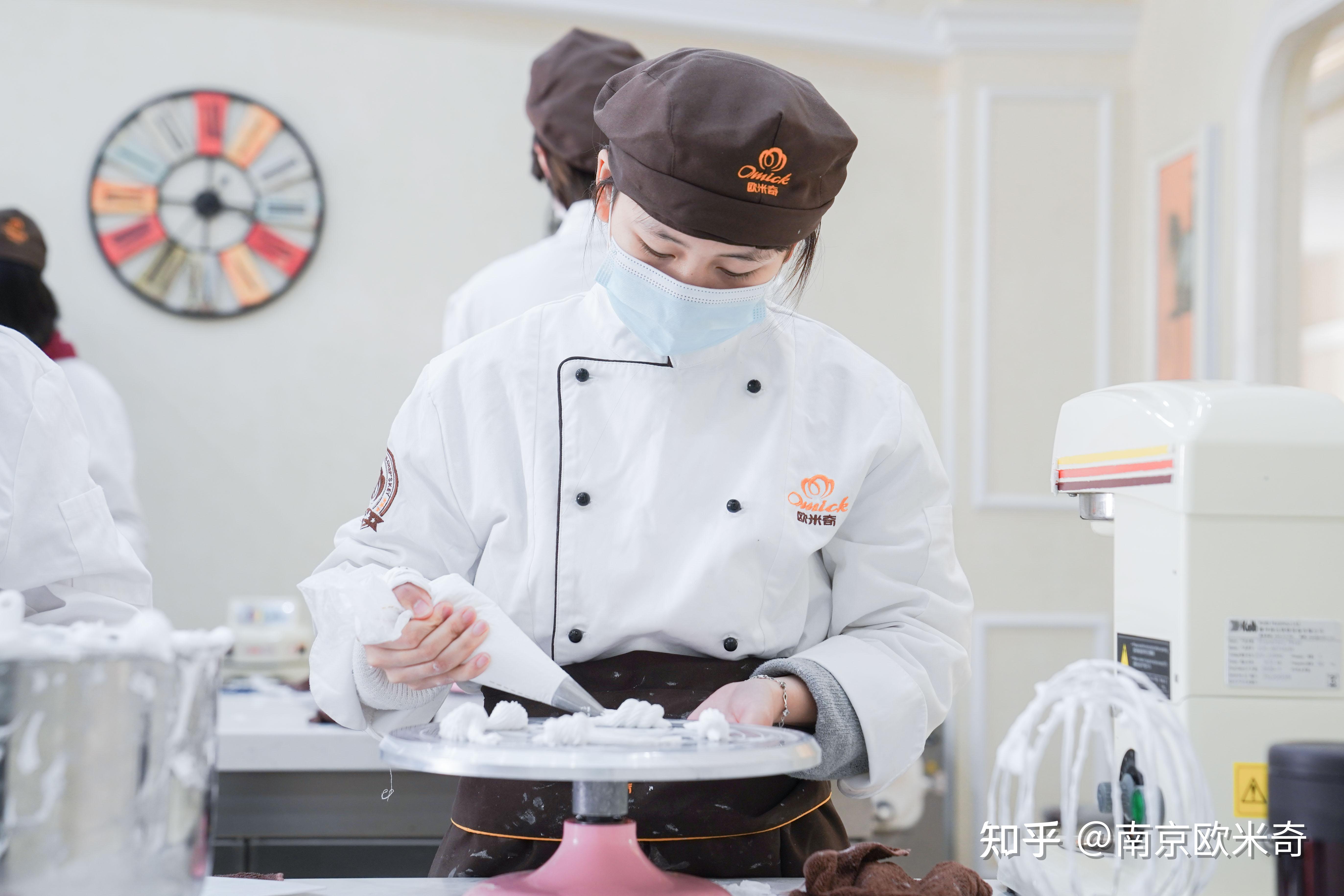 想做蛋糕师学烘焙蛋糕大概需要多长时间