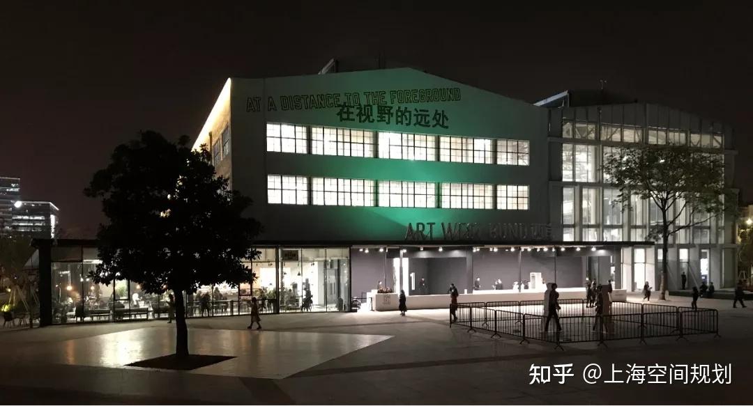 西岸艺术中心东侧西岸艺术中心北侧西岸美术馆由著名英国建筑师戴卫