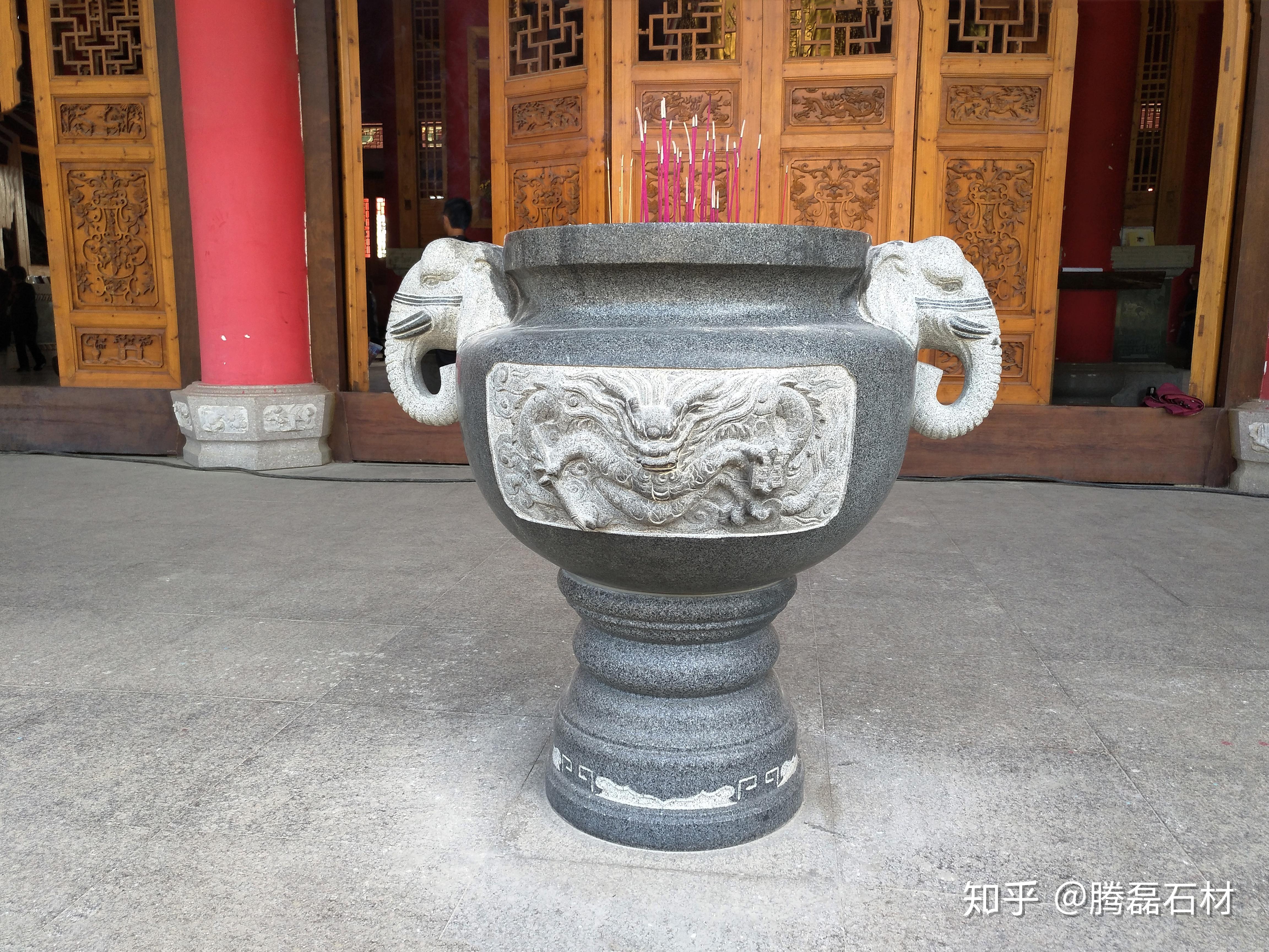 寺庙的石雕香炉福建香炉石雕厂家