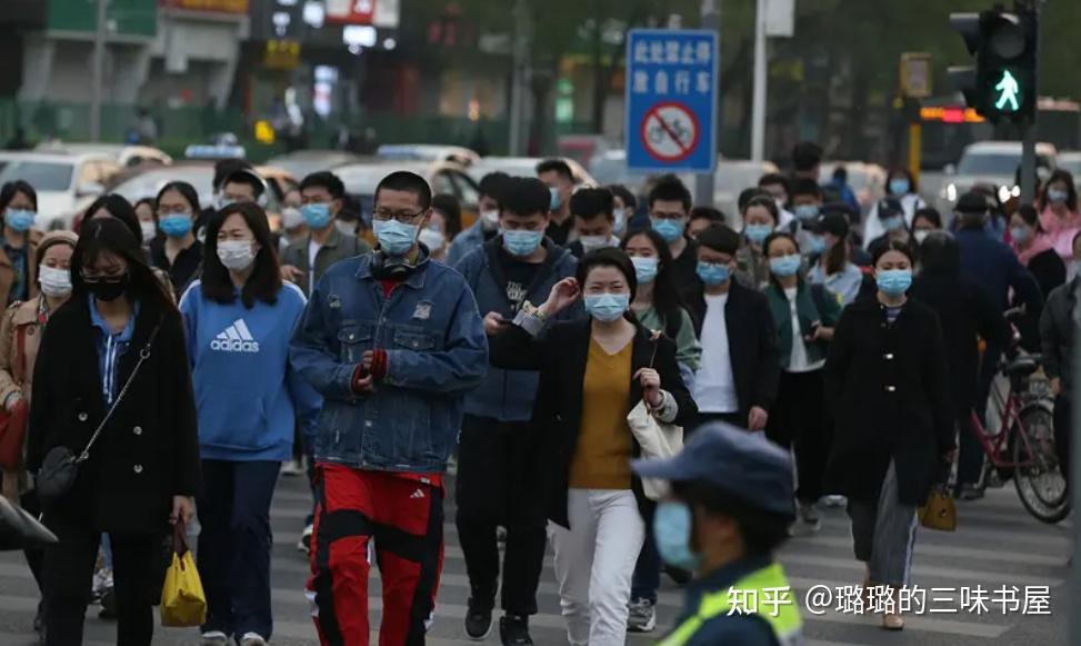 其实从2019年武汉疫情封城开始算起,一直到如今的吉林爆发,深圳奥密克