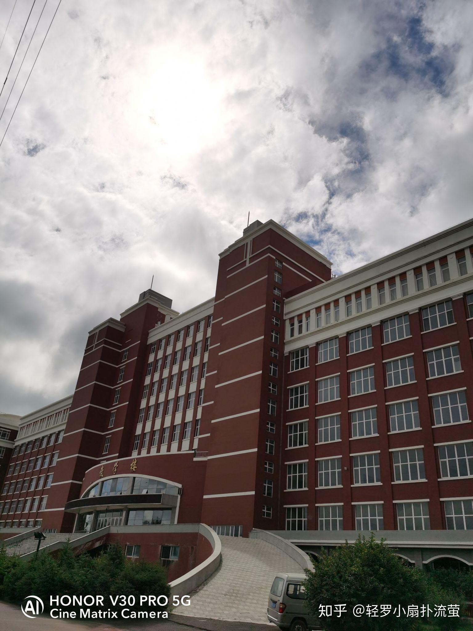 齐齐哈尔高等师范专科学校有自习室或者图书馆吗