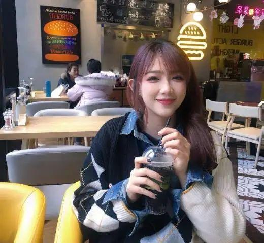 钟婷最新视频,直接将别人的袜子塞自己嘴里 - 知乎