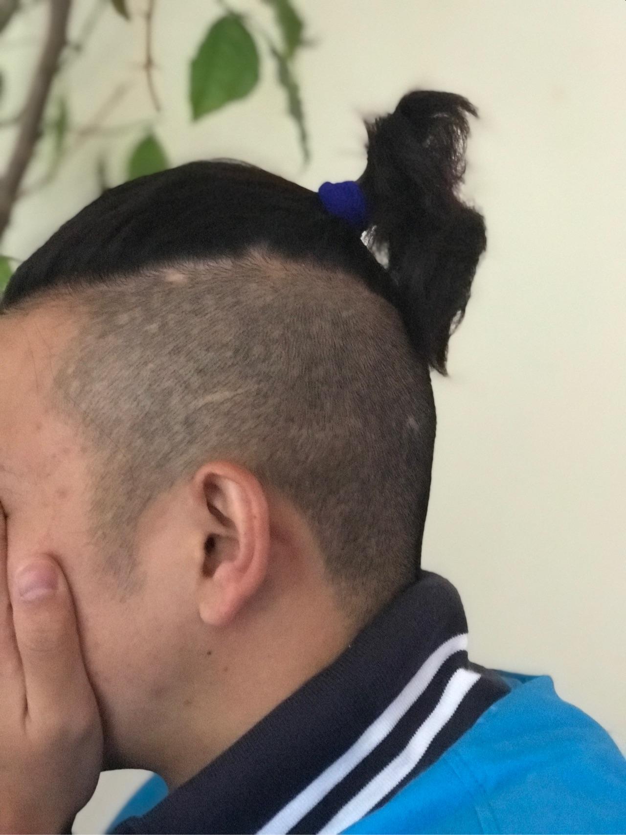 为什么我扎小辫子男生扎起来后那小辫子很散很乱