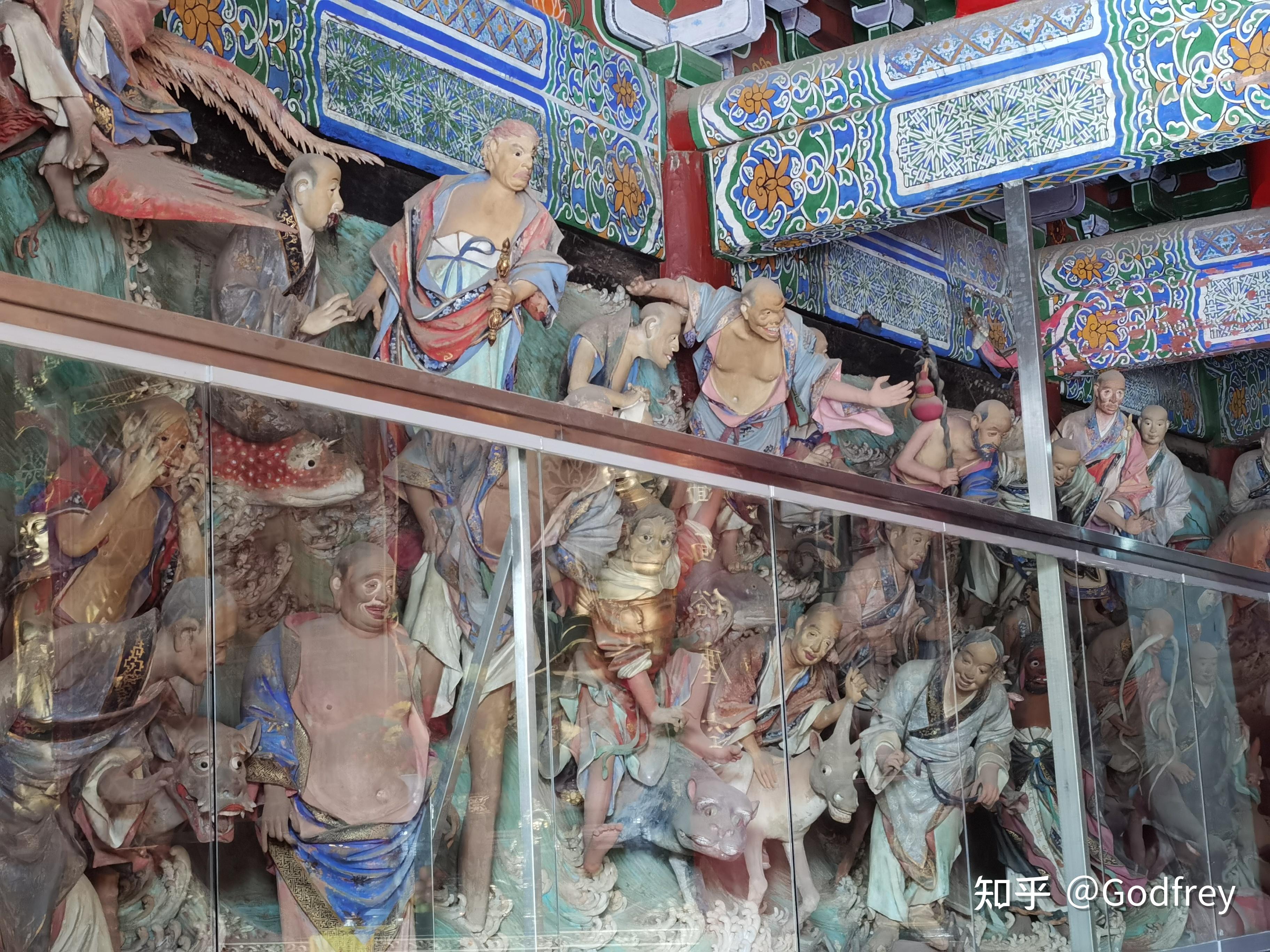 昆明筇竹寺五百罗汉被誉为东方雕塑艺术宝库中一颗璀璨的明珠其艺术