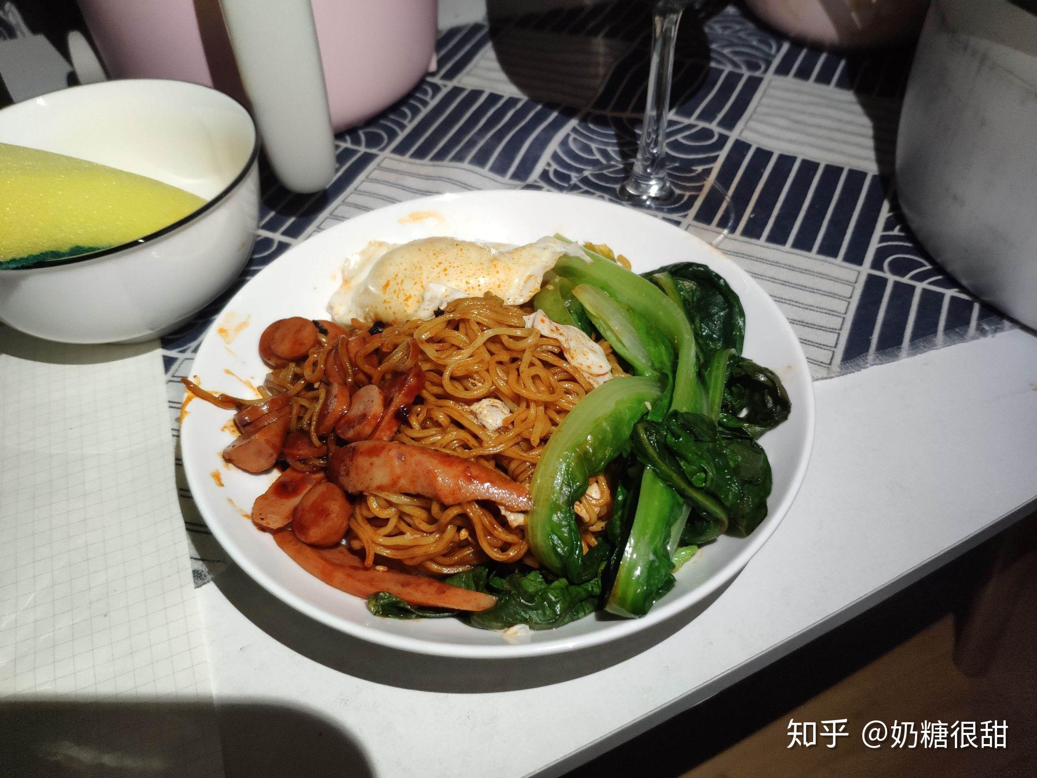 自己租房子做饭便宜还是出去吃便宜?-租房自己做饭还是买饭