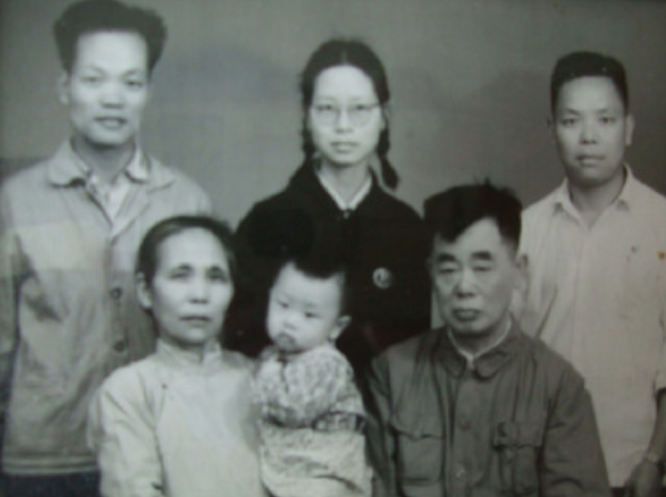 周世钊:曾收留无处可住的毛泽东,同窗5年毛泽东赠他50首诗 - 知乎