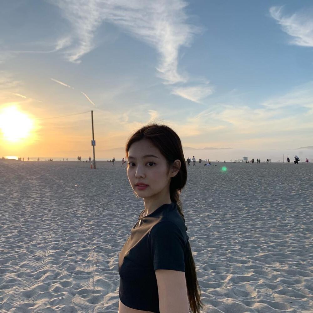 有没有blackpink金珍妮(jennie)的美图分享?(可做头像的内种)? - 知乎