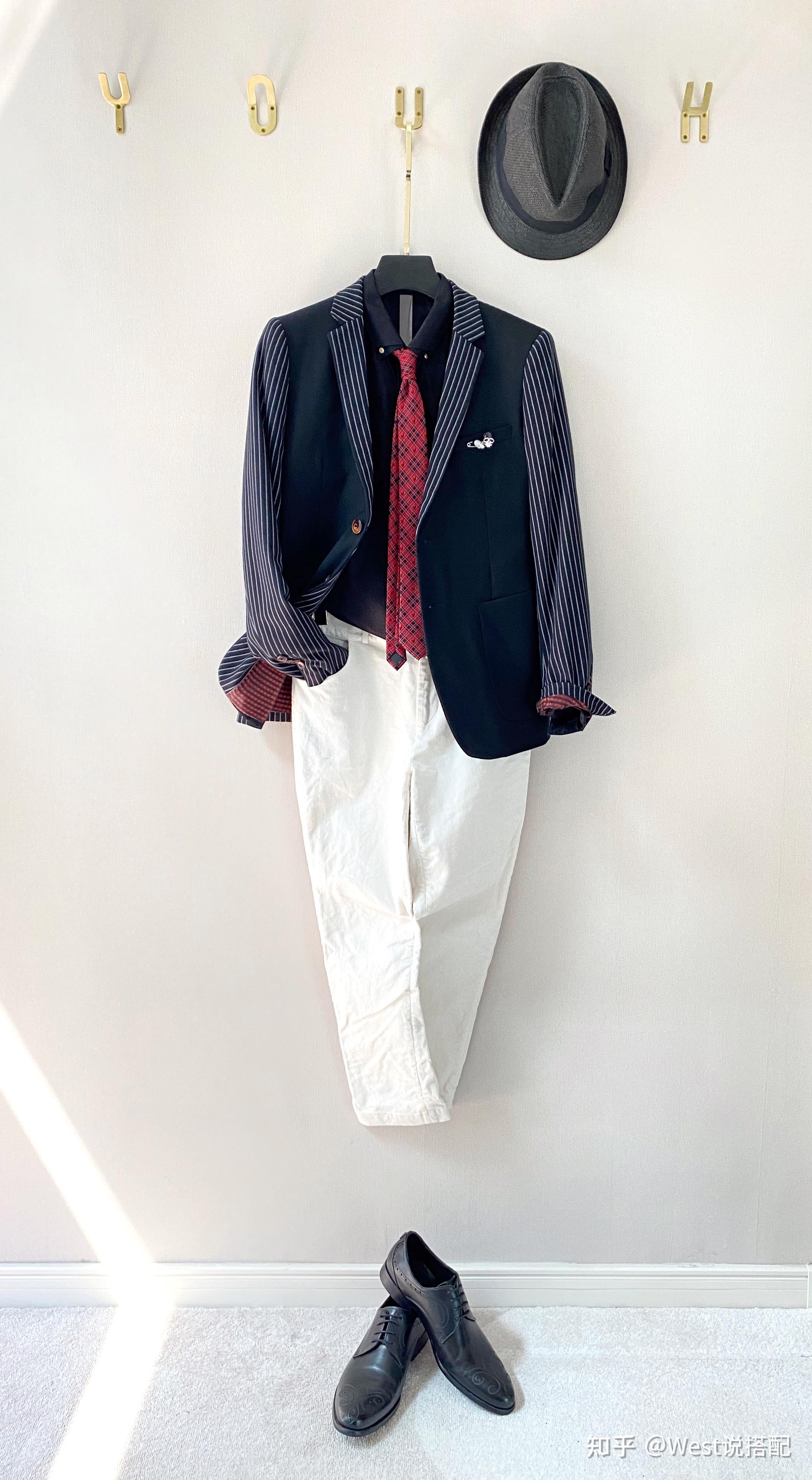 学校高三成人礼上男生的着装