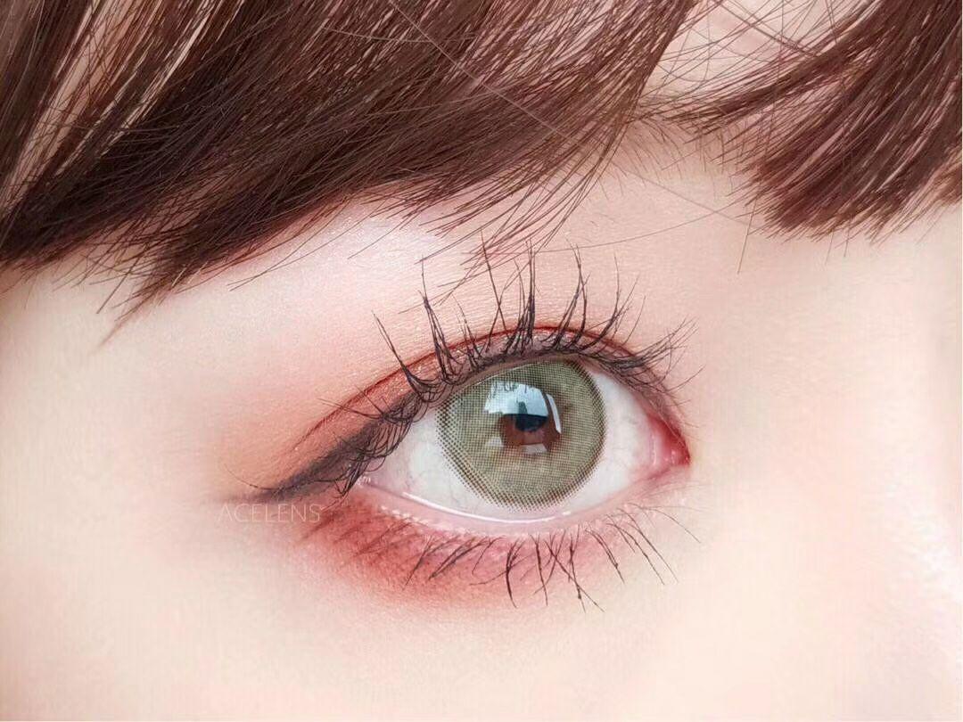 有没有什么绿色系美瞳推荐自然一点的最好是墨绿色