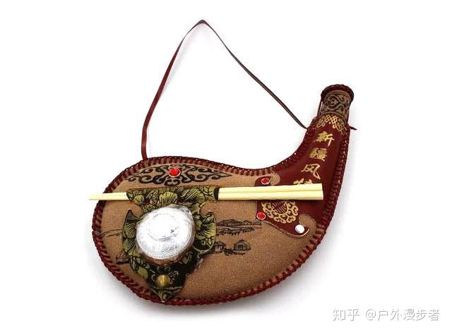 春暖花开时我们在路上户外饮水袋的选择全开口水袋一路相伴