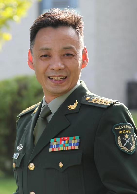 著名军旅演员于又川助阵梁昕晴个人演唱会中国红太阳星火耀东方