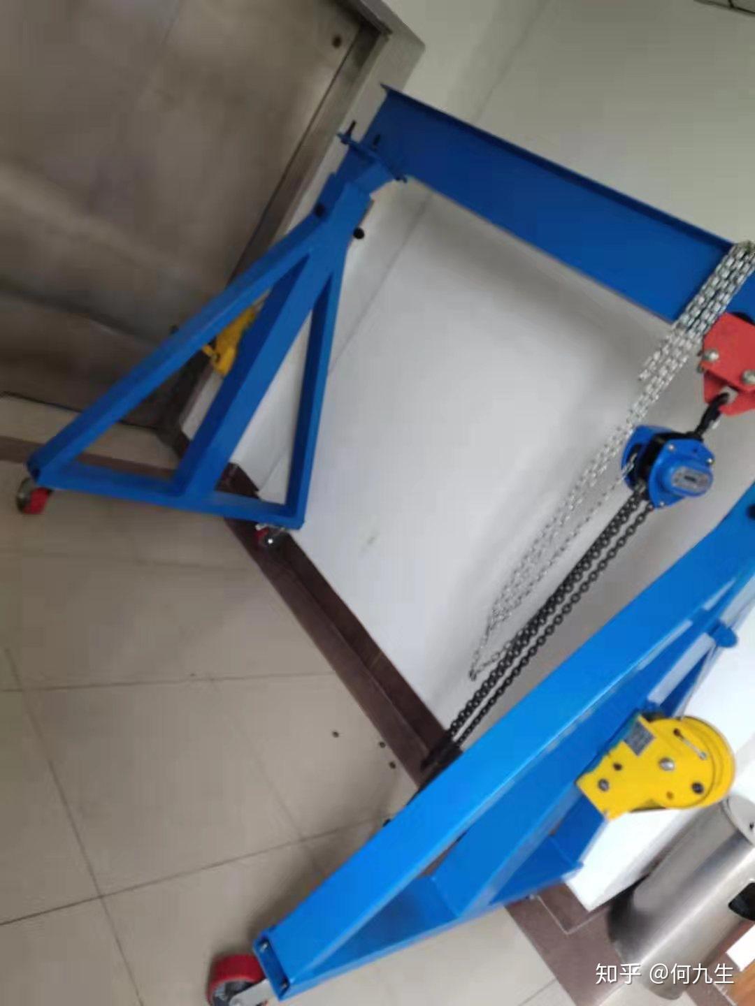 高度可调移动升降式龙门架