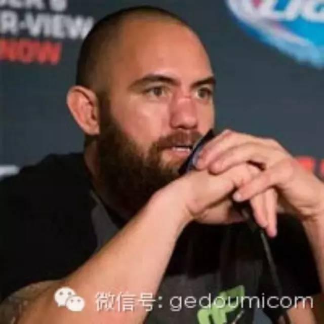 ufc重量级拳手被曝虐妻 格斗迷 格斗迷讯 ufc重量级选手特拉维斯