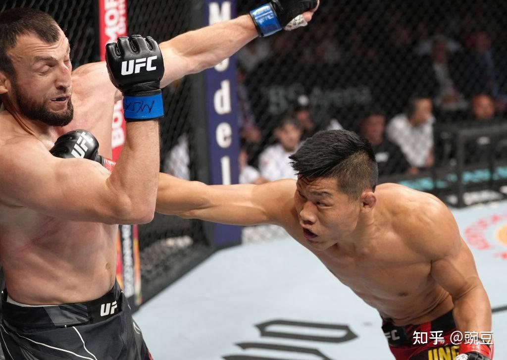 李景亮在终极格斗锦标赛ufc获胜后身披国旗引争议或因违反规定被罚