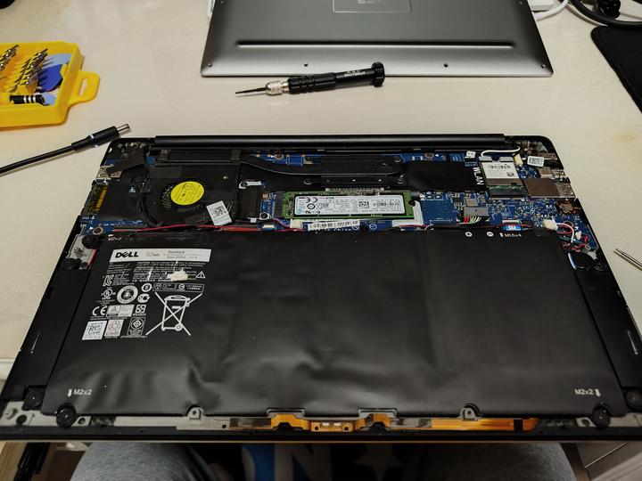 好险翻车闲鱼800元淘到戴尔xps13笔记本电池鼓包不敢用