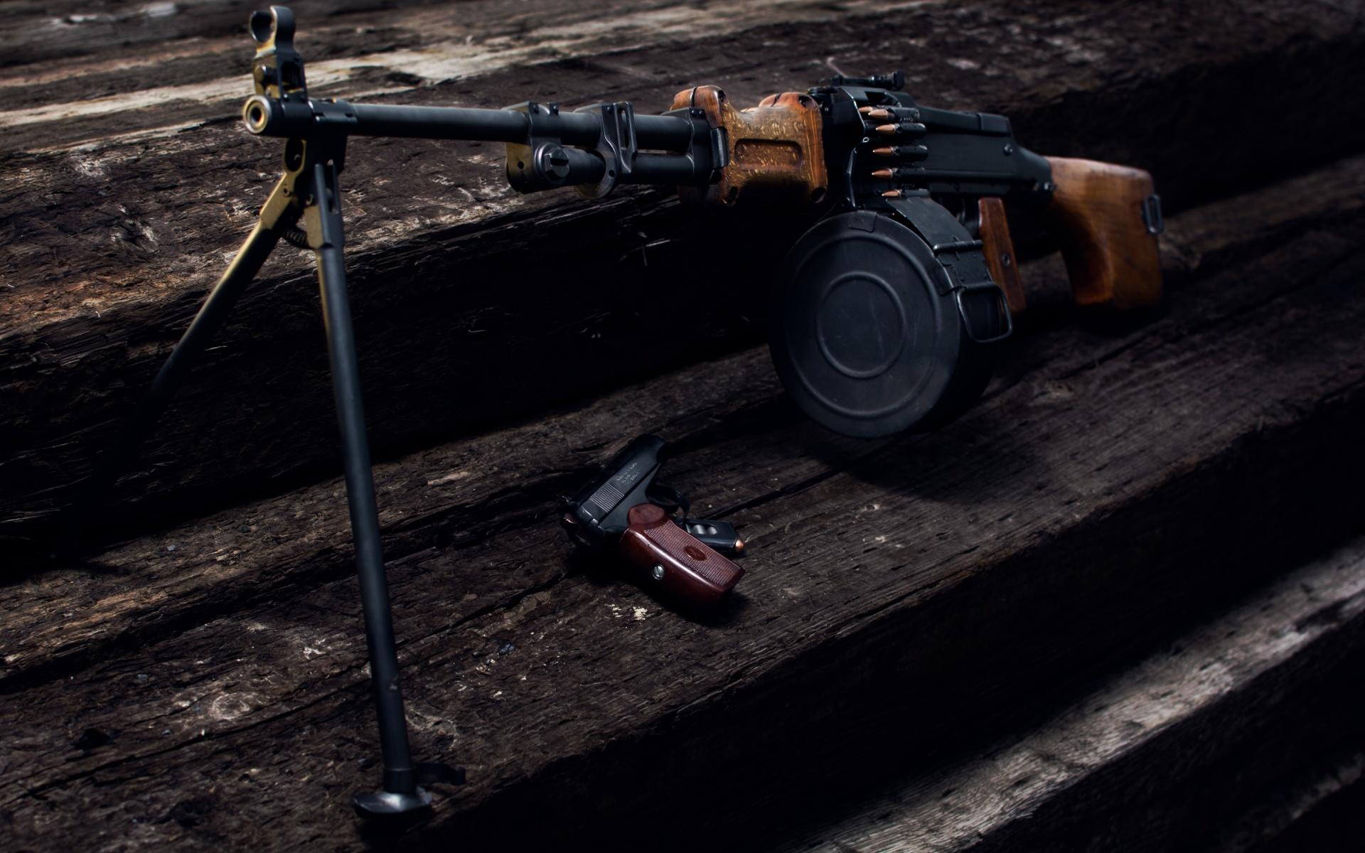 请问班用机枪和通用机枪有什么区别