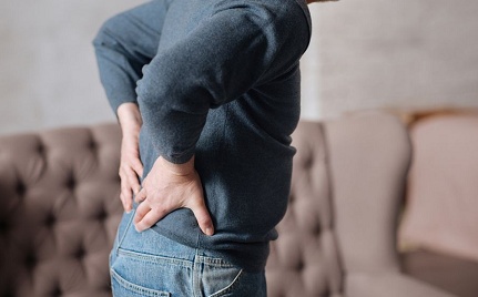 身体内的发炎物质会上升(例如c-反应蛋白),导致身体的慢性发炎疼痛