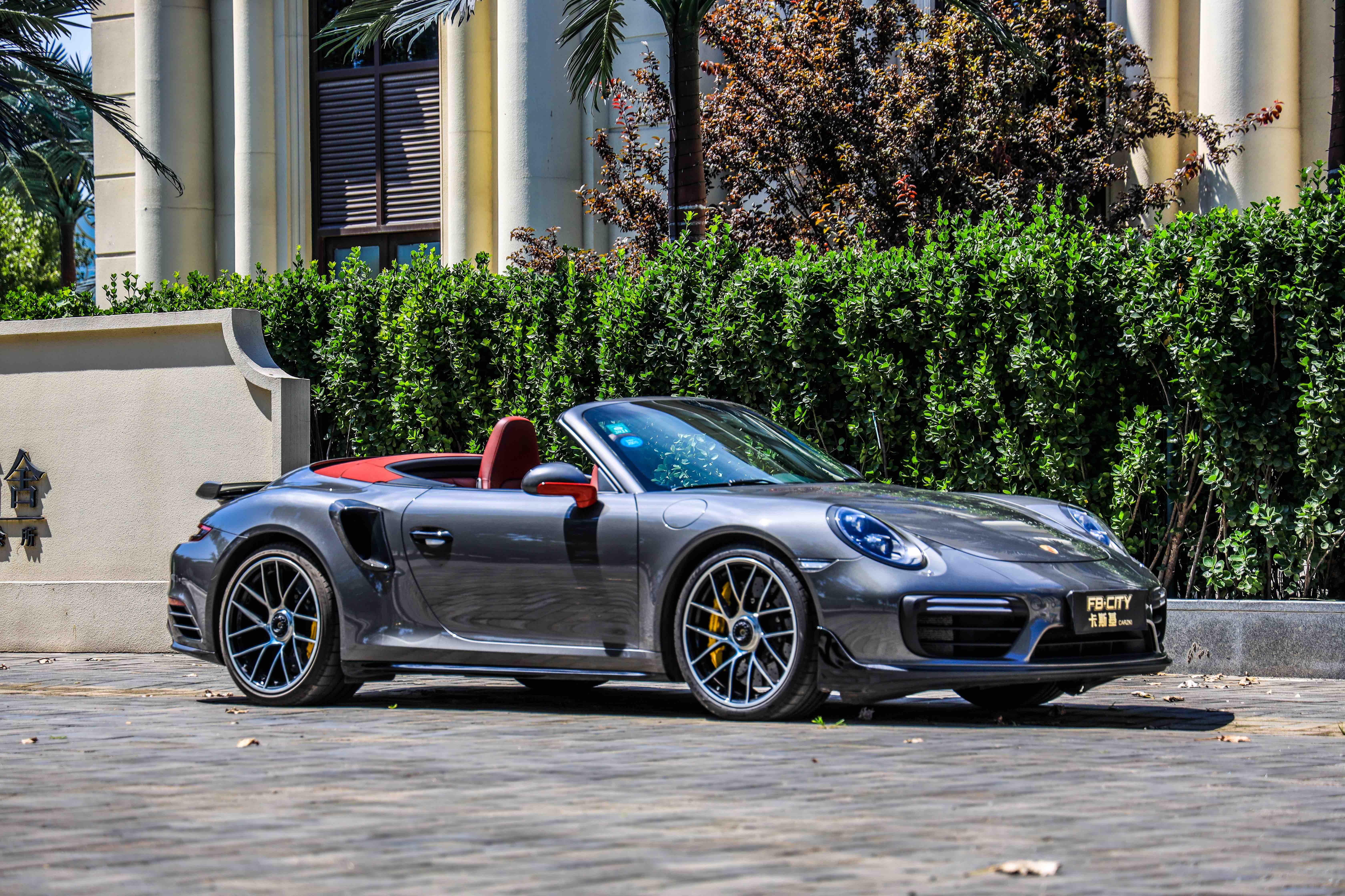 2021款保时捷911 turbo s 优雅与高贵并存