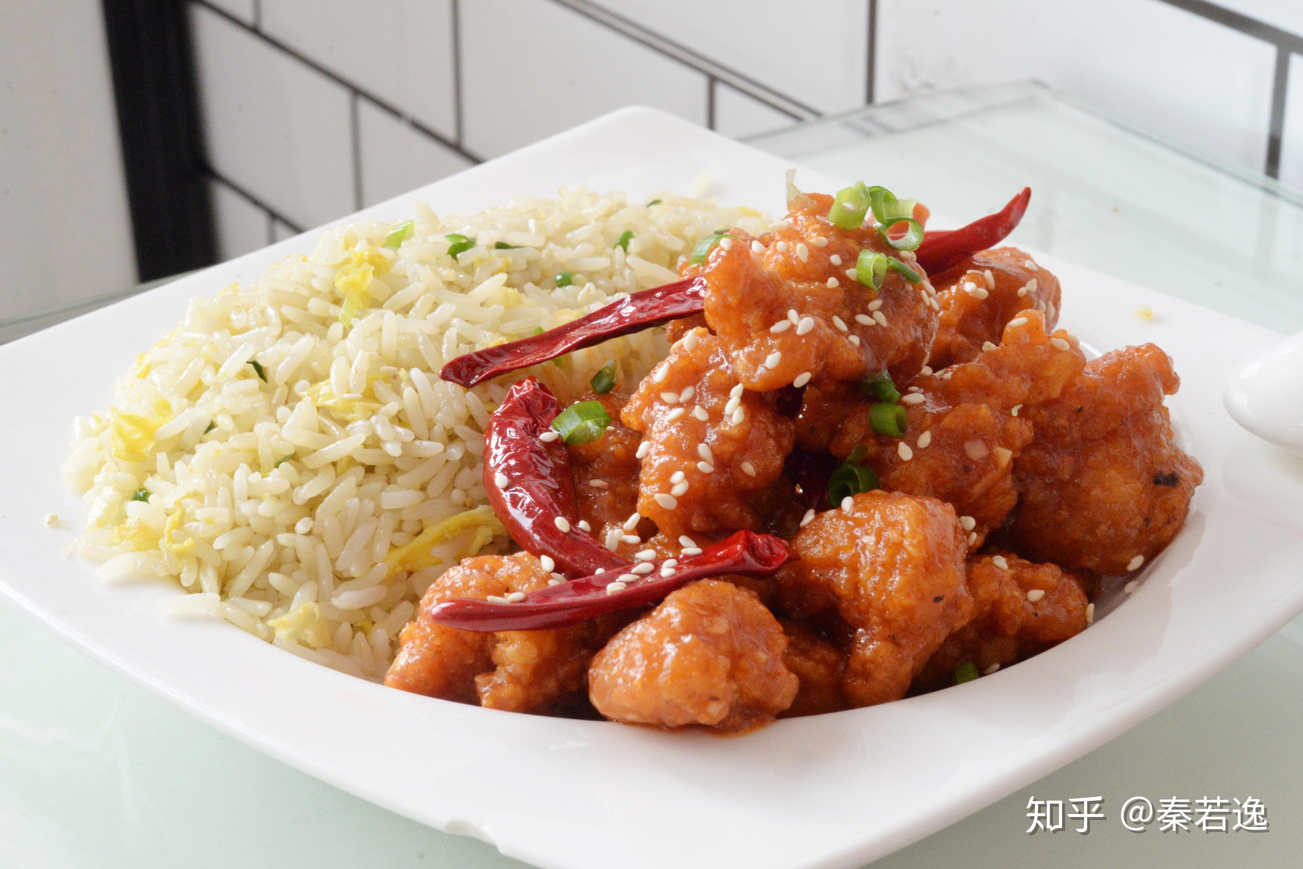 左宗棠鸡可谓美式中餐的代表性名菜,它跟左宗棠并没有半毛钱关系.