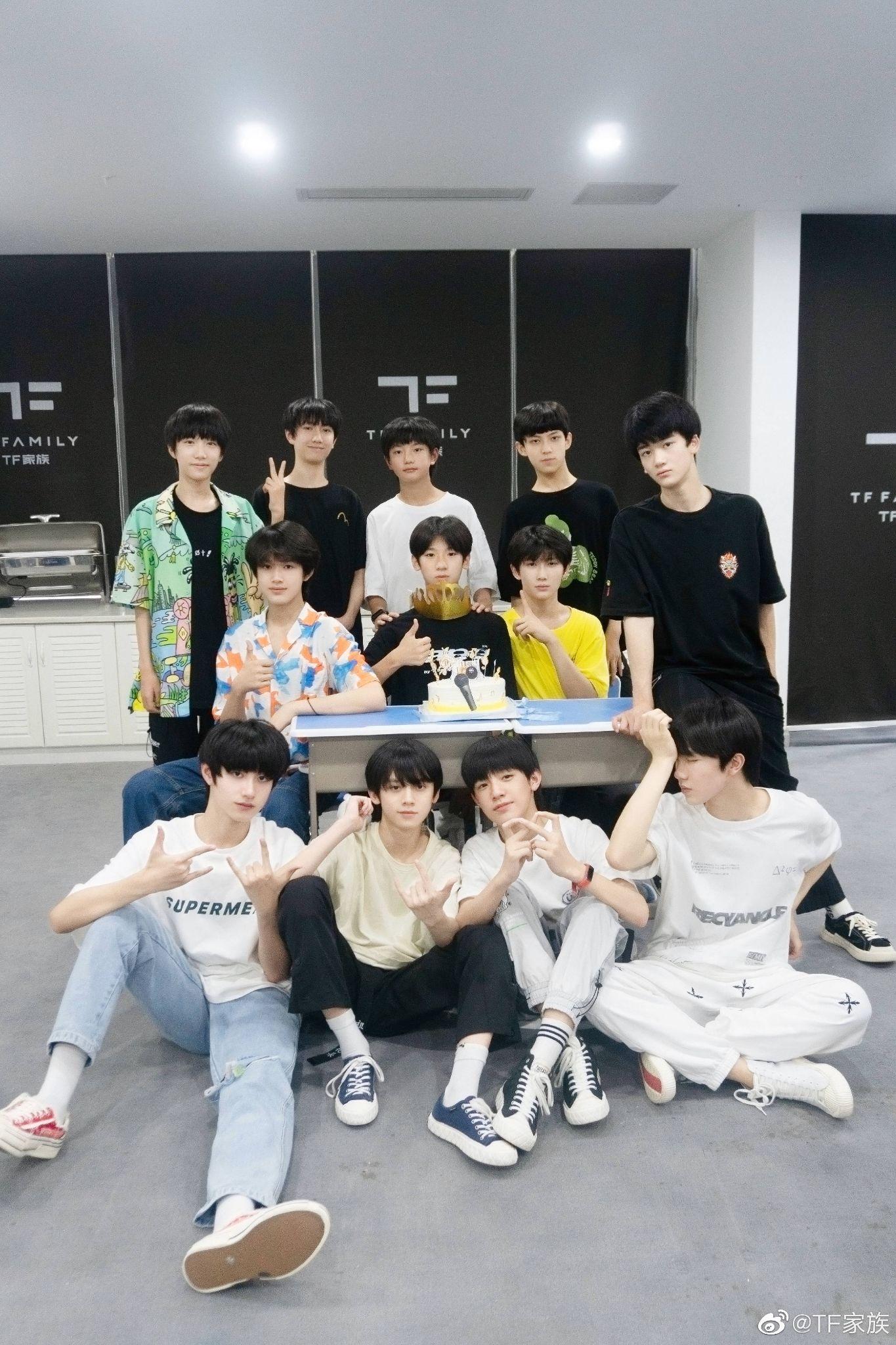 有没有tf家族三代练习生的图片集体or个人都可