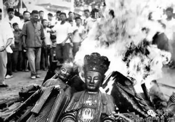 我师父是一名巫师,继承他的衣钵后,我遭遇了各种诡异的事情