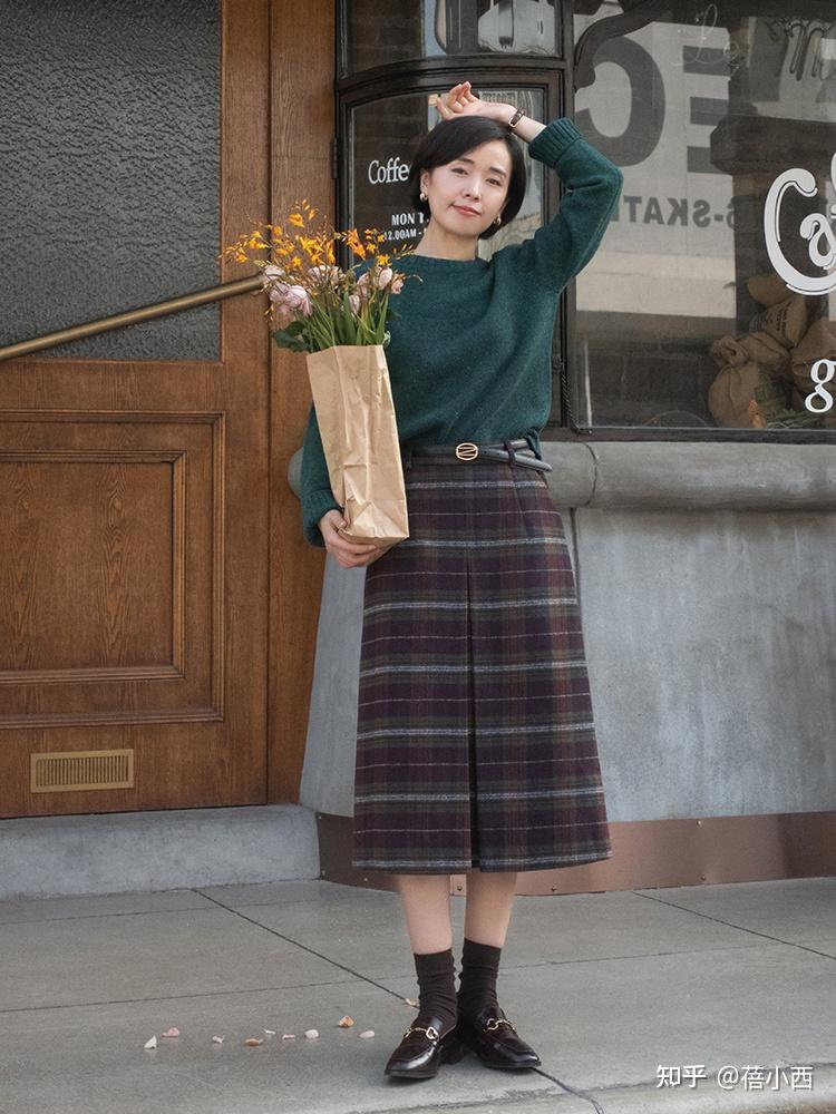 学会半身裙搭配冬季时尚已经赢一半了这才是岁月不败美人