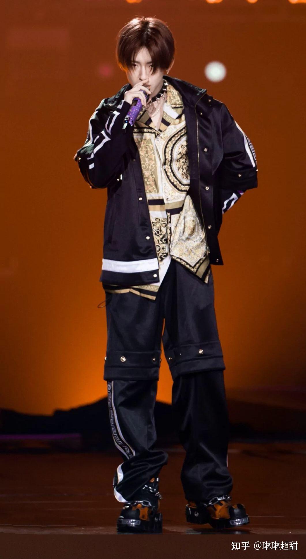 小鬼王琳凯全身照有没有?在线等?