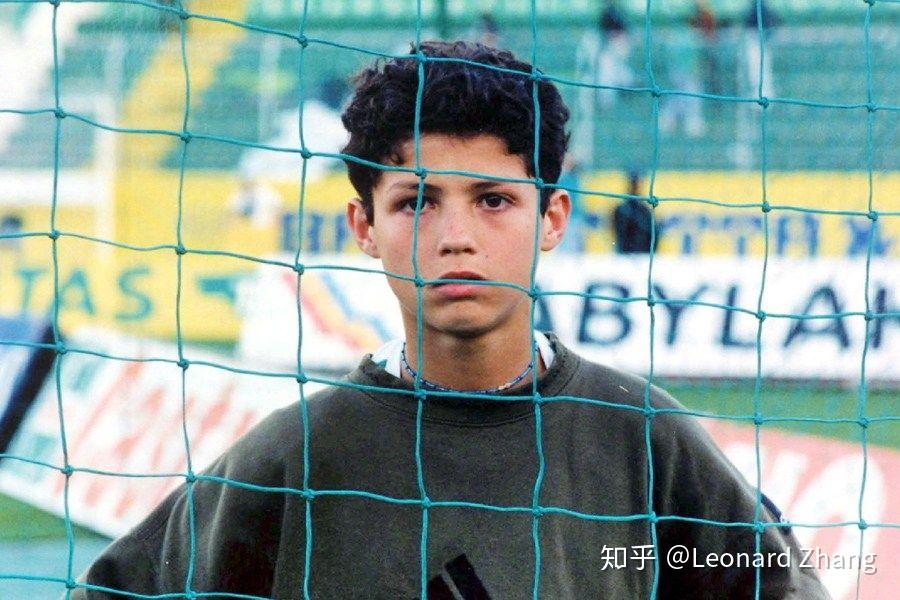 足球存在的意义是什么?世界杯上几十万球迷为