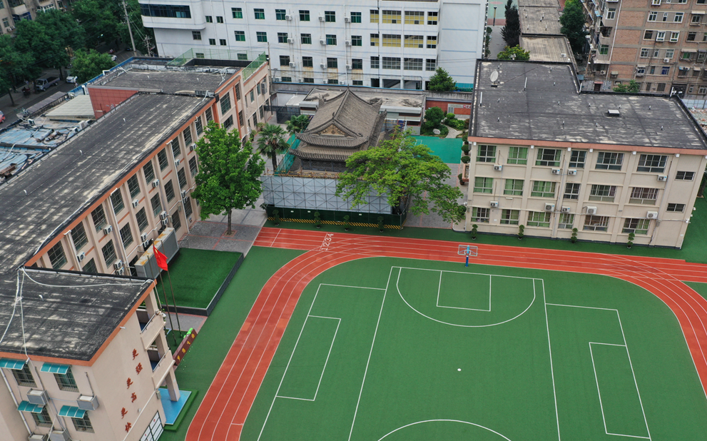 雷神庙万阁楼为明清时期的古楼,位于西安市莲湖区八一街小学内,列入了