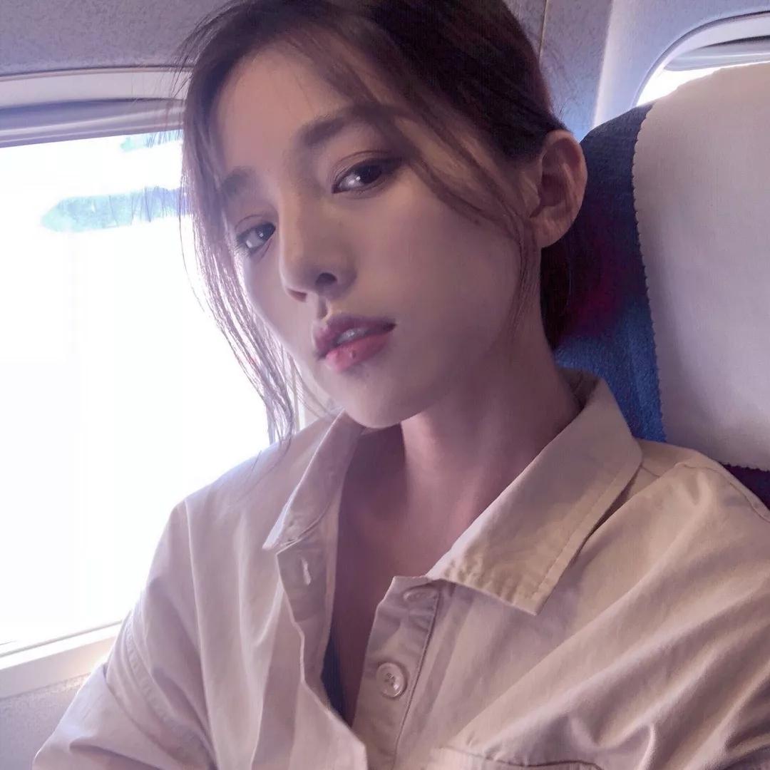 朋友圈里见过哪些沙雕搞怪的自拍文案