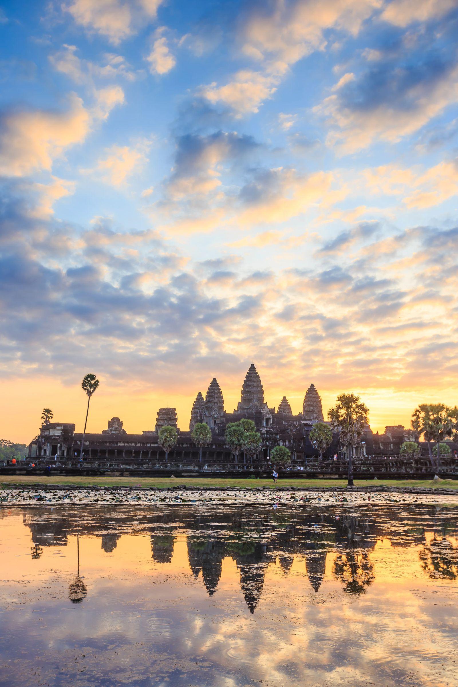 #18 Angkor Wat at Sunrise 🇰🇭 日出吴哥窟 - Donica