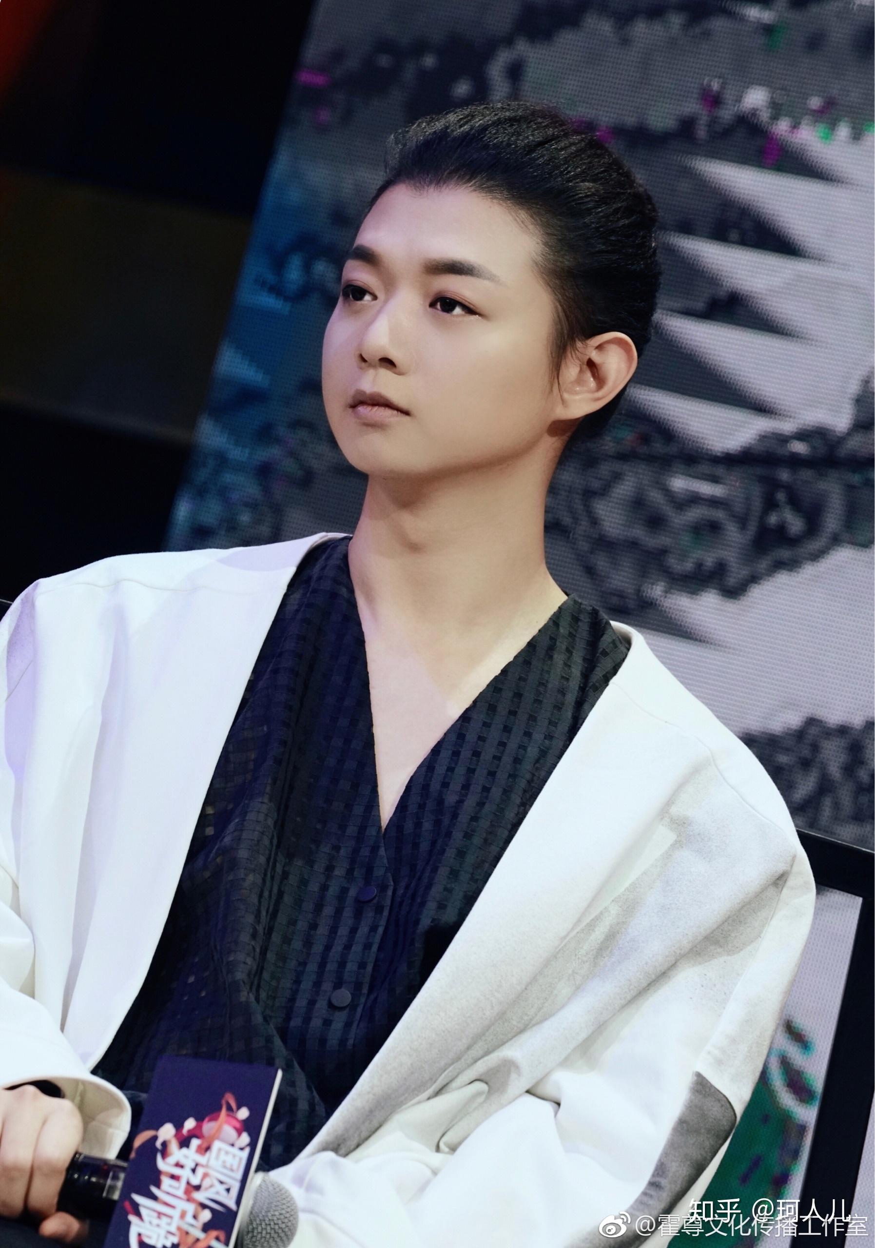 为什么霍尊这么美